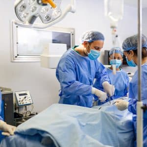 ד״ר גד לוטן מומחה בכירורגיה כללית וכירורגית ילדים